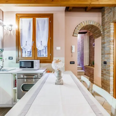 Nell'antico Ghetto Ebraico Ferrara