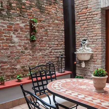Nell'antico Ghetto Ebraico Apartment *